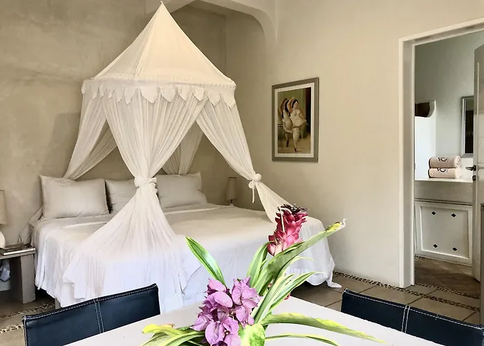 Hotel Geminis Boutique Condohotel 4*
