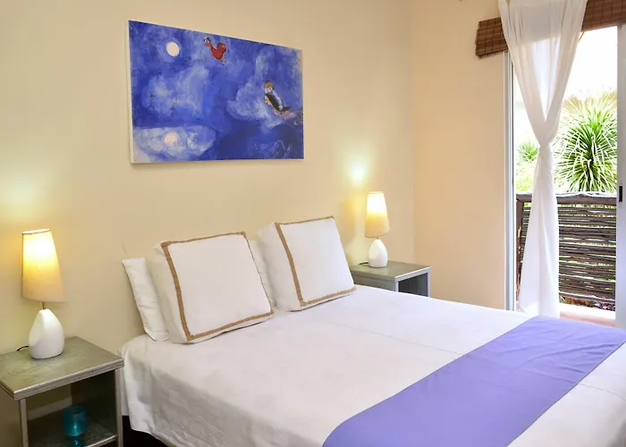 Geminis Boutique Condohotel 4*